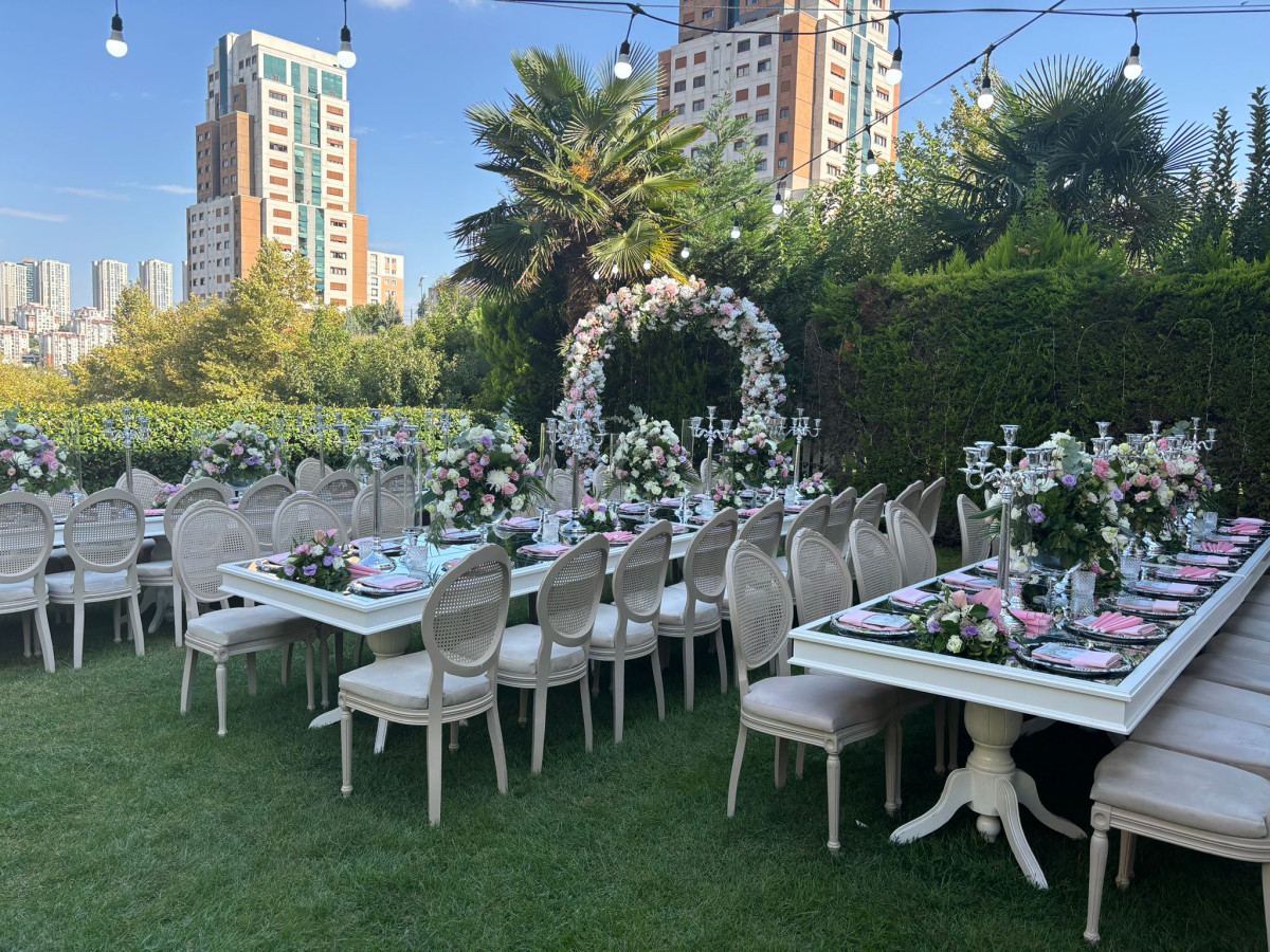 Bahçede Kır Düğünü Organizasyonu