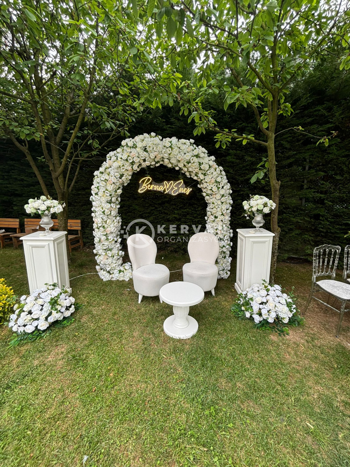 Bahçede Nişan Organizasyonları