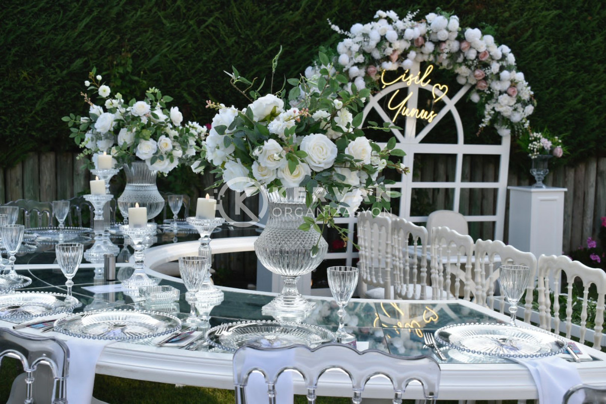 Bahçede Nişan Organizasyonları