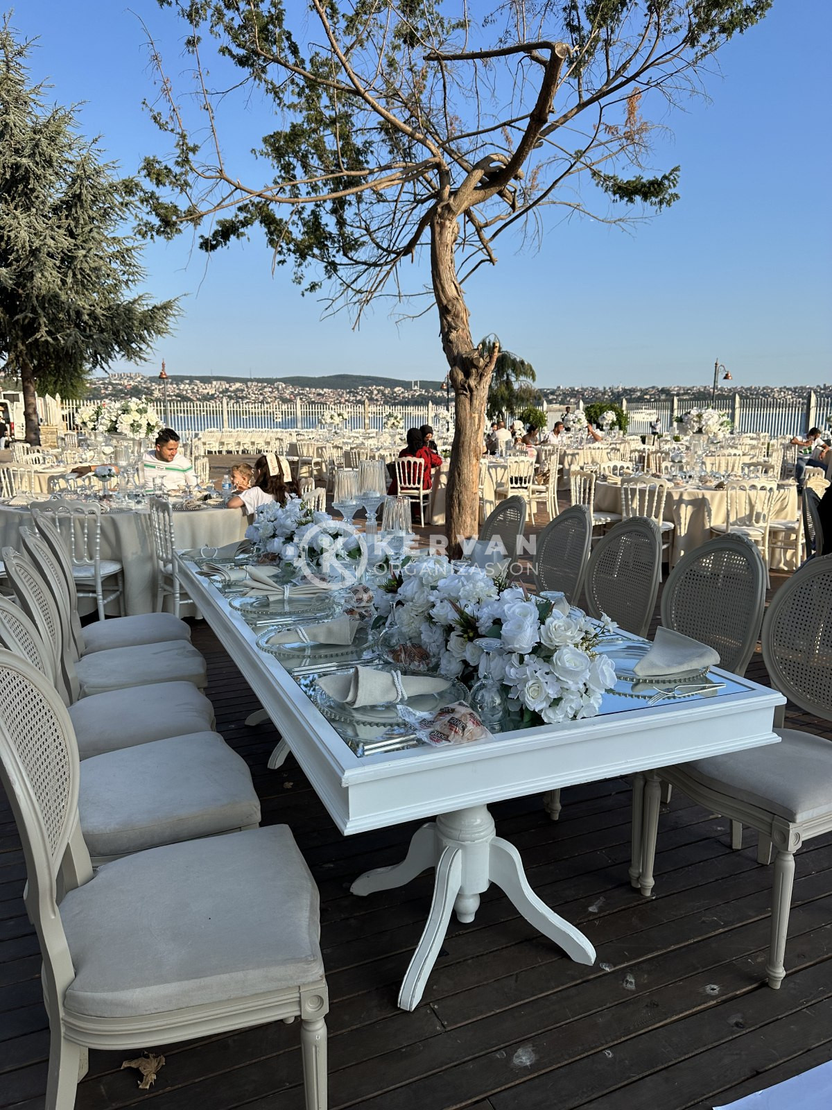 Beykoz Mecidiye Kasrı Düğün Organizasyonu Aynalı Lake Masa Süsleme