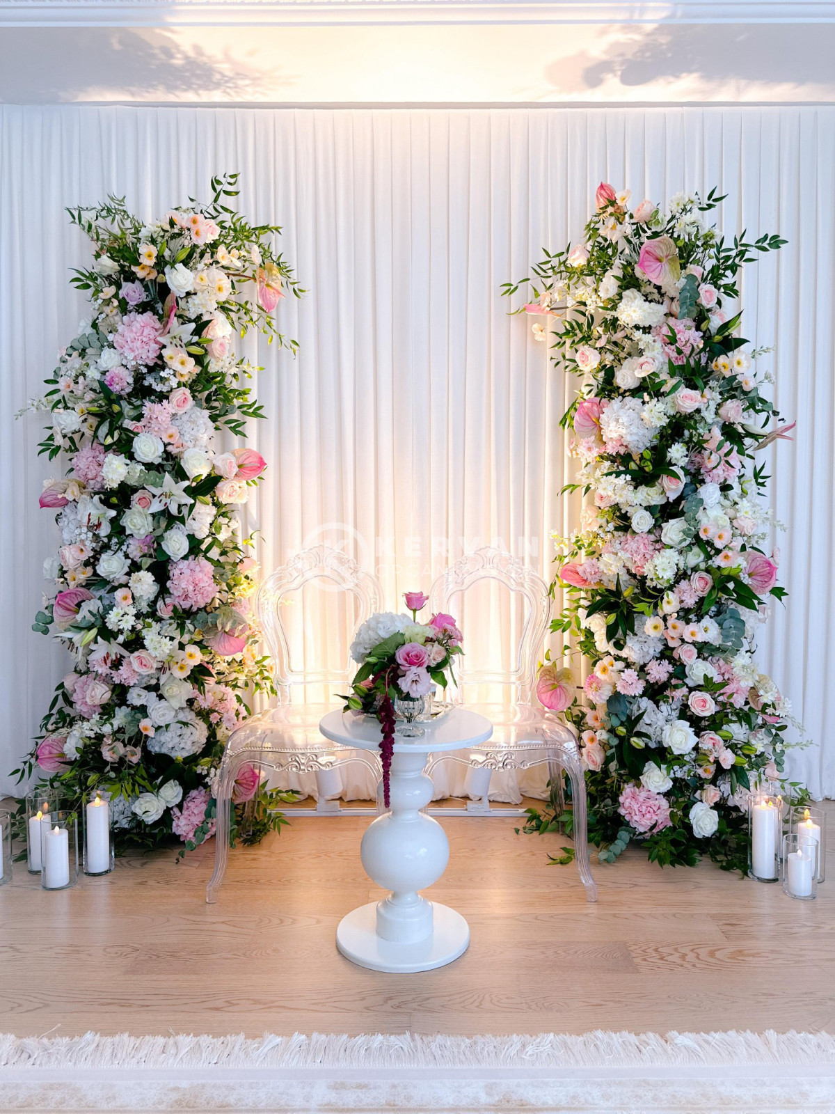 Çiçekli Nişan Konsepti ve Arka Fon Süsleme