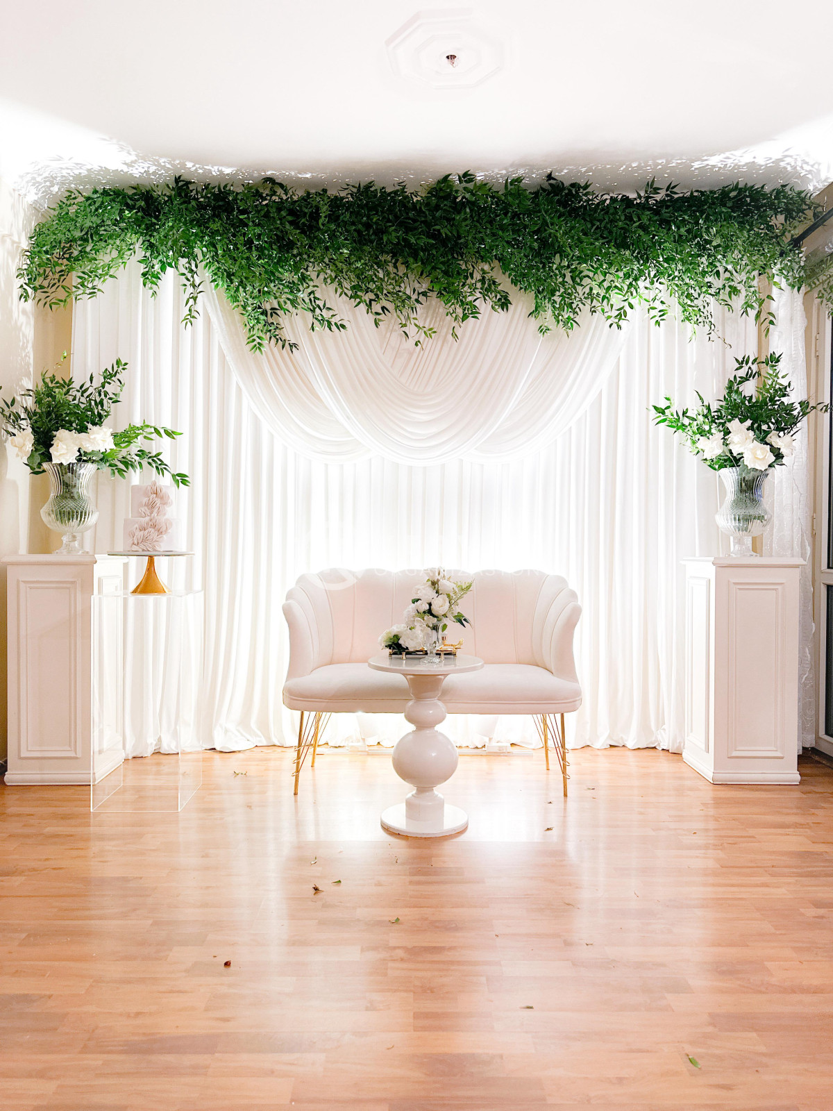 Ev İçin Nişan Arka Fon Kiralama