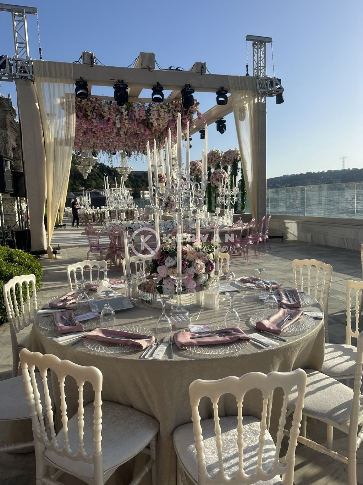 İstanbul Dört Bacaklı Truss Kiralama