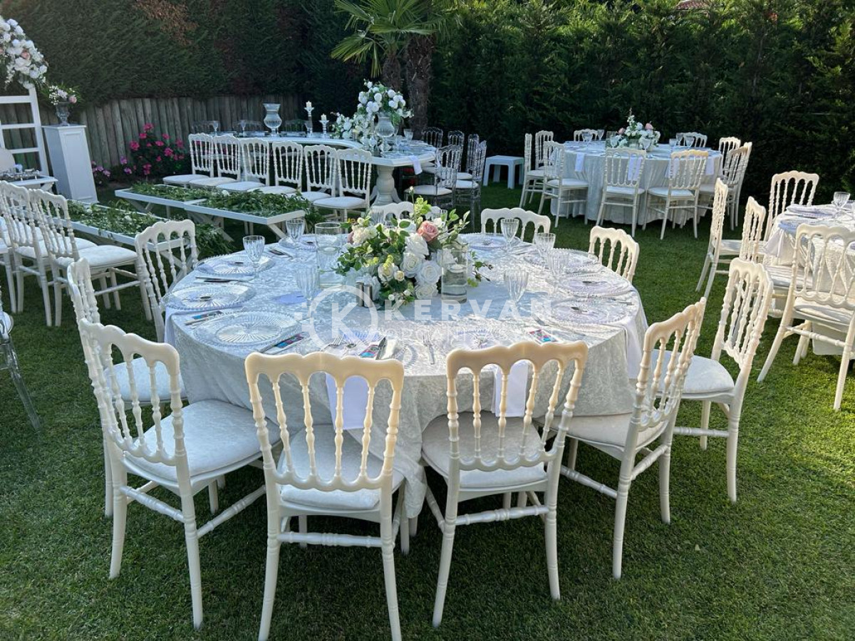 Kır Bahçesinde Nişan Organizasyonu