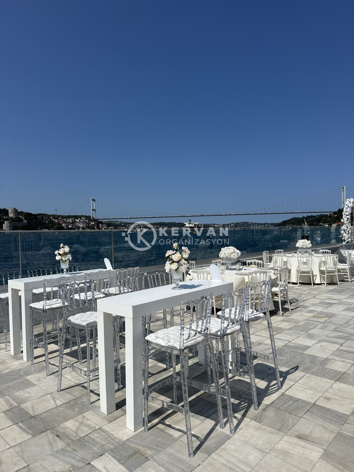 Lake Bar Masa ve Sandalye Kiralama