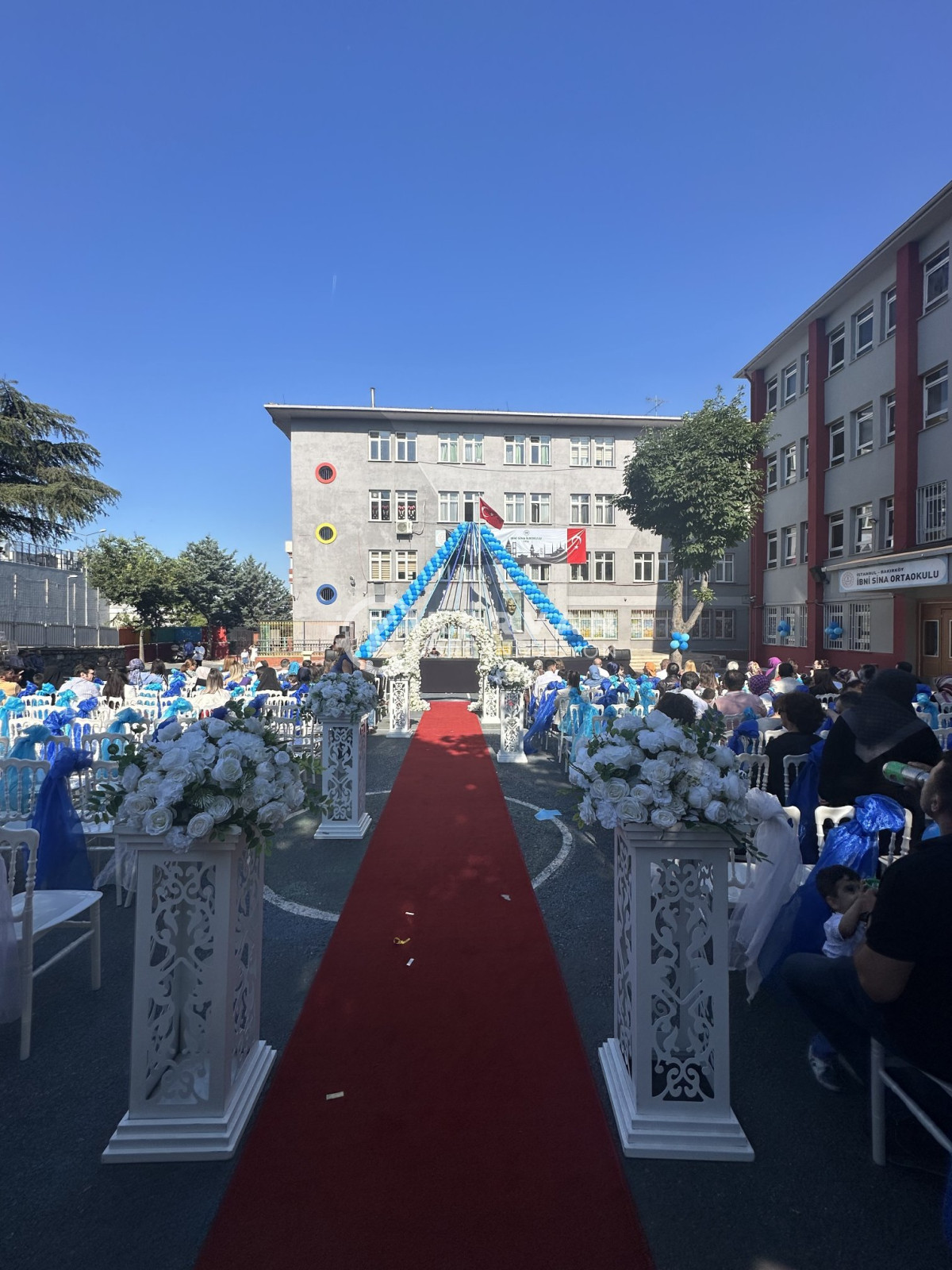 Mezuniyet Töreni Organizasyonu Balon Süsleme