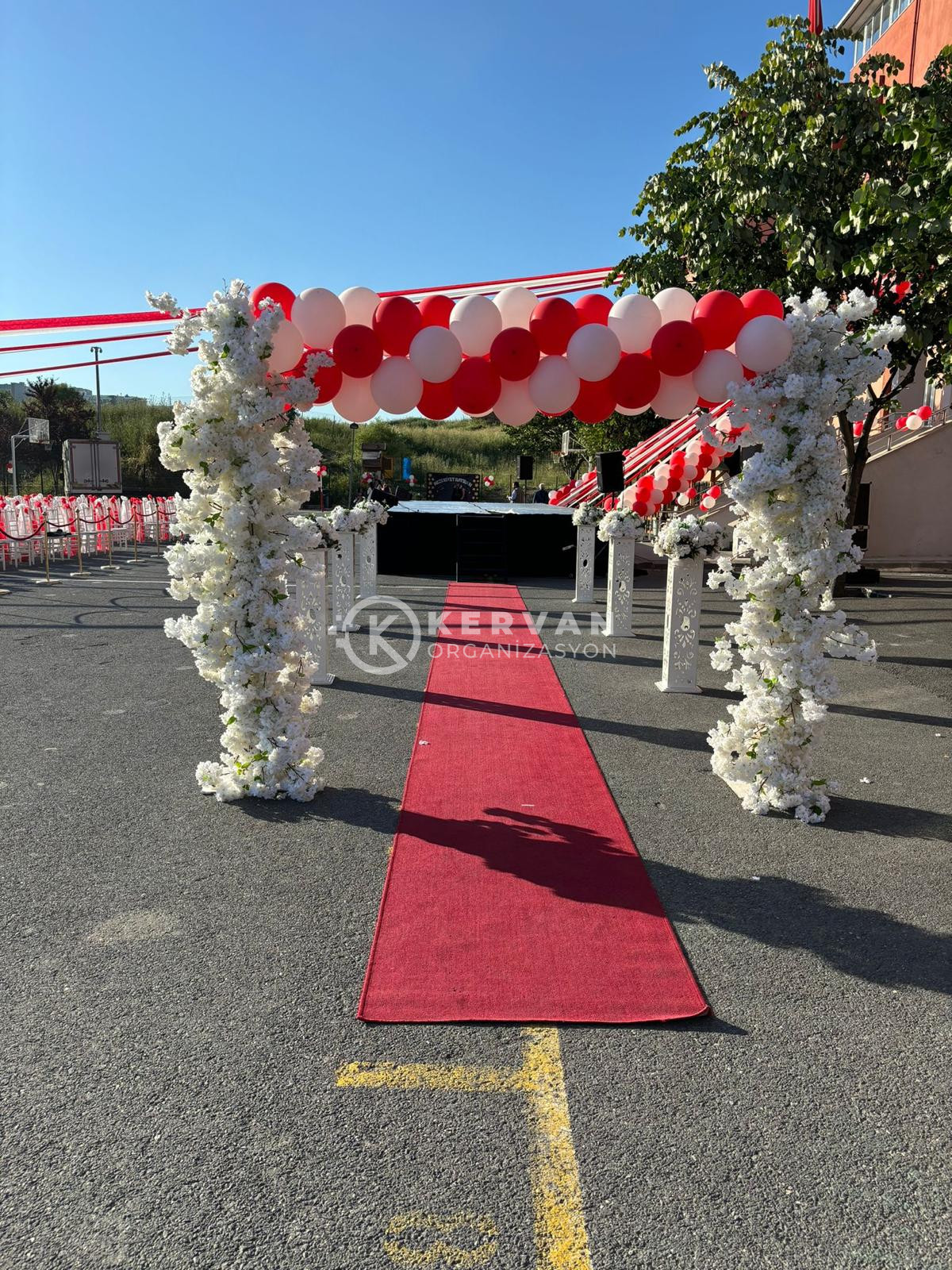 Mezuniyet Töreni Organizasyonu Balon ve Dekor Süslemeleri