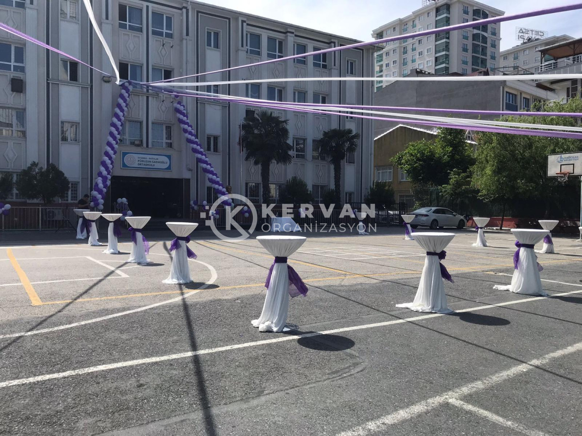 Mezuniyet Töreni Organizasyonu Kokteyl Masası Kiralama