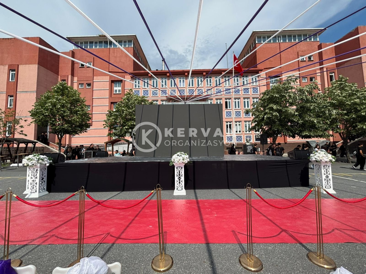 Mezuniyet Töreni Organizasyonu Sahne ve Dekor