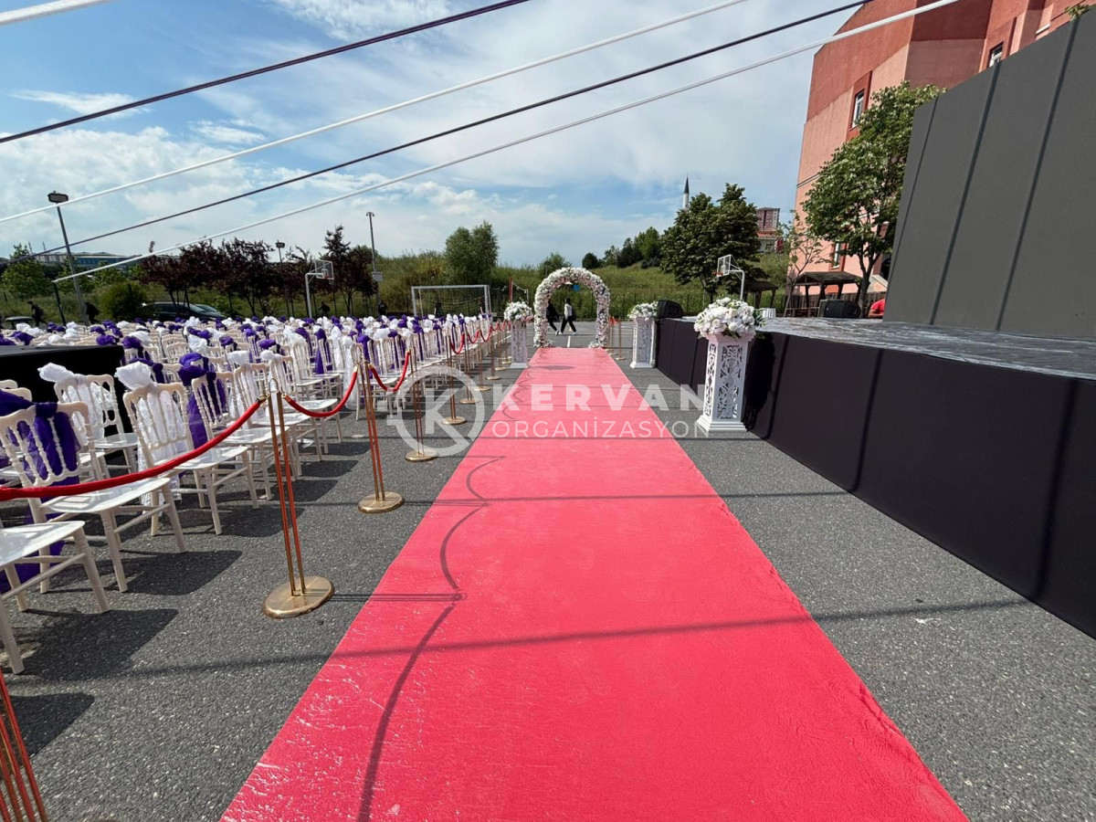 Mezuniyet Töreni Organizasyonu Sahne ve Sandalye Kiralama
