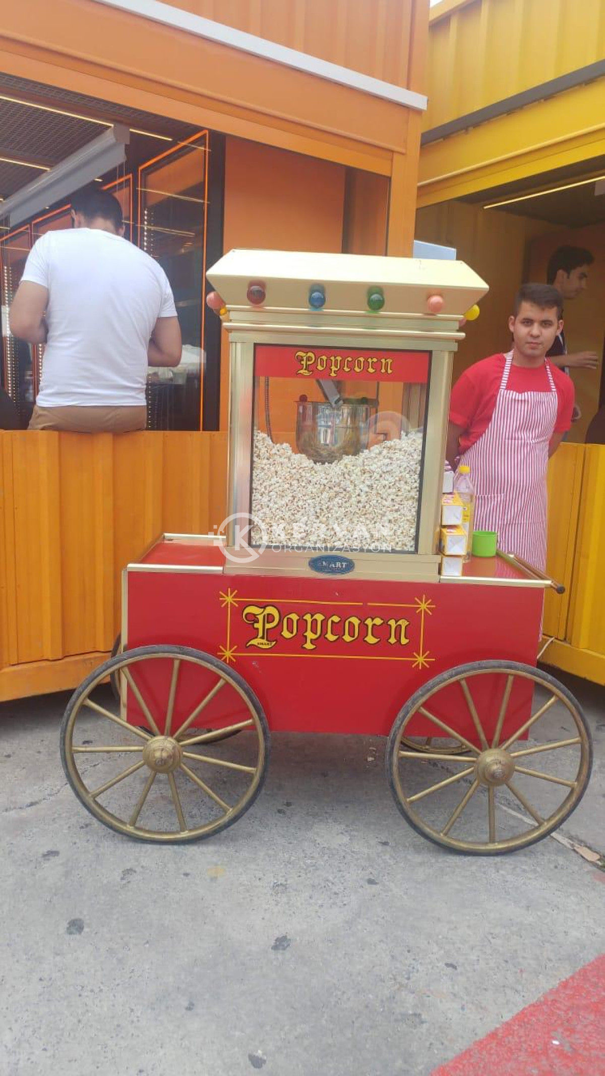 Patlamış Mısır Arabası Kiralama