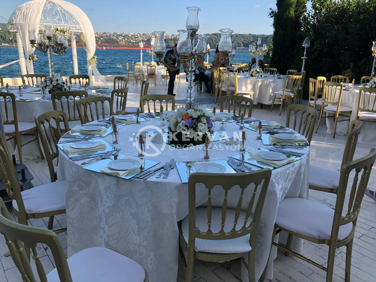 Sait Halim Paşa Yalısı Düğün Organizasyonu Masa ve Sandalye Süsleme