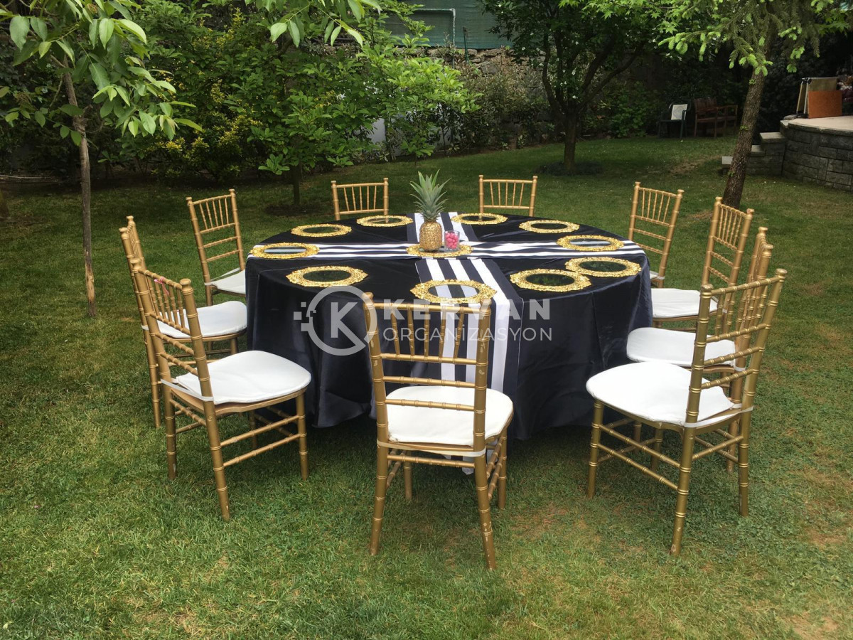Sarıyer Kır Düğünü İçin Masa Sandalye Kiralama