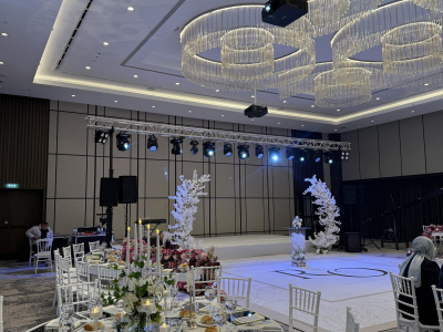 Düğünler İçin Sahne ve İki Bacaklı Truss Kiralama