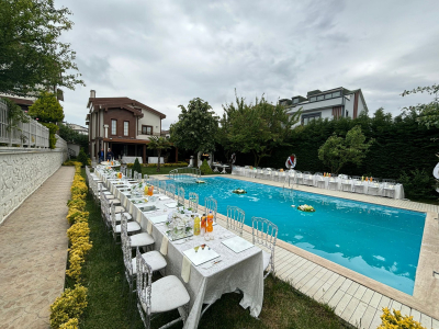 Havuz Başında Açık Alan Nişan Organizasyonu