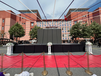 Mezuniyet Töreni Organizasyonu Sahne ve Dekor